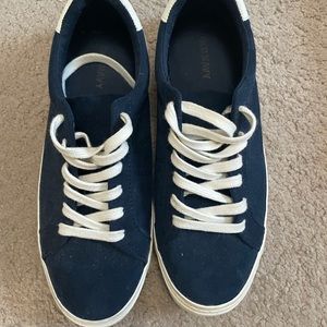 Navy suede material sneaker